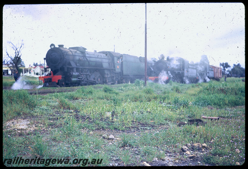 T06324
V Class 1203 and V Class 1215 heading to Collie loco depot, FS Class 460 and FS Class 452 preparing to take over ARHS 