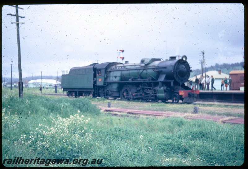 T06332
V Class 1204 after uncoupling from ARHS 