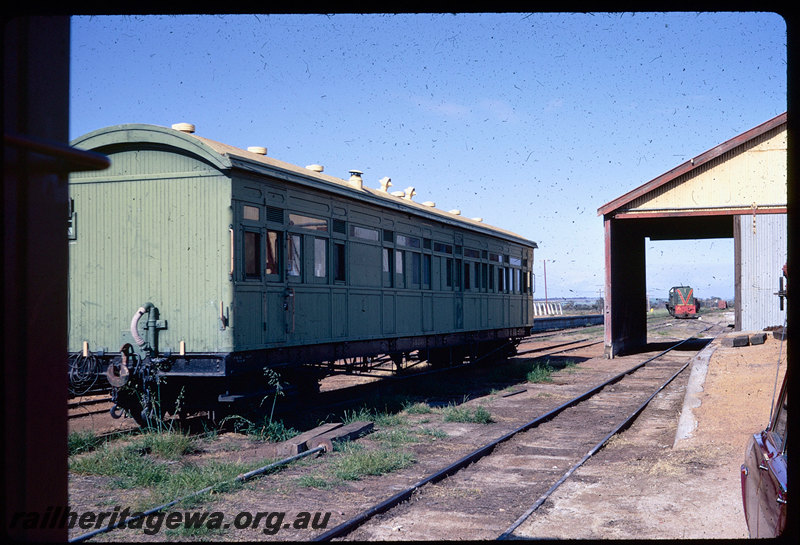 T06353
A Class 1511, shunting, Meckering, goods shed, VW Class 2141 workmens van (ex-AW Class 313), EGR line
