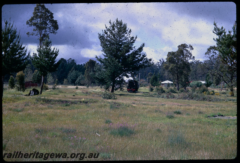 T06370
W Class 942, being turned on triangle, Dwellingup, PN line
