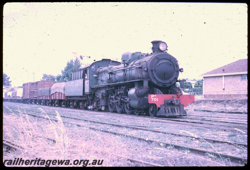 T06431
PM Class 701, goods train, Collie station yard, BN line
