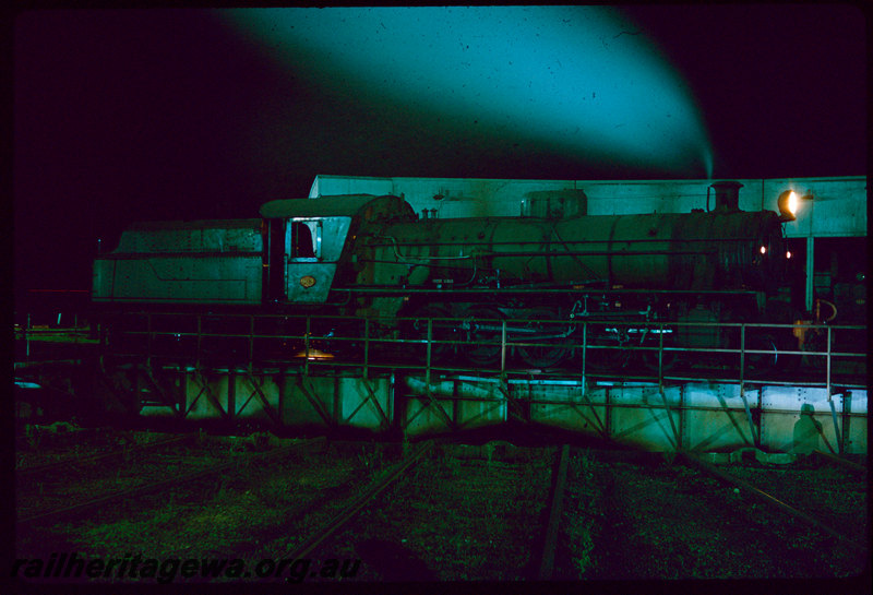 T06469
W Class 903, on turntable, Collie loco depot, roundhouse, night photo
