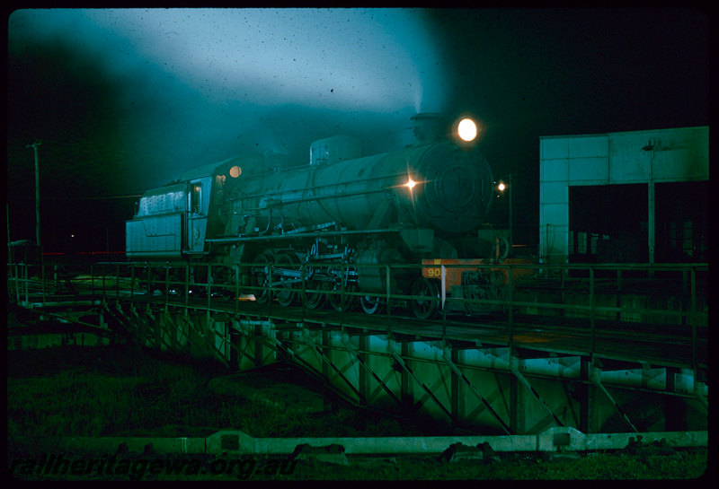 T06470
W Class 903, on turntable, Collie loco depot, roundhouse, night photo
