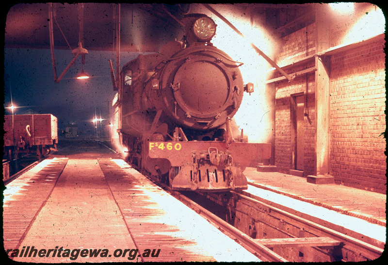 T06490
FS Class 460, Collie loco depot, running shed, inspection pit, night photo
