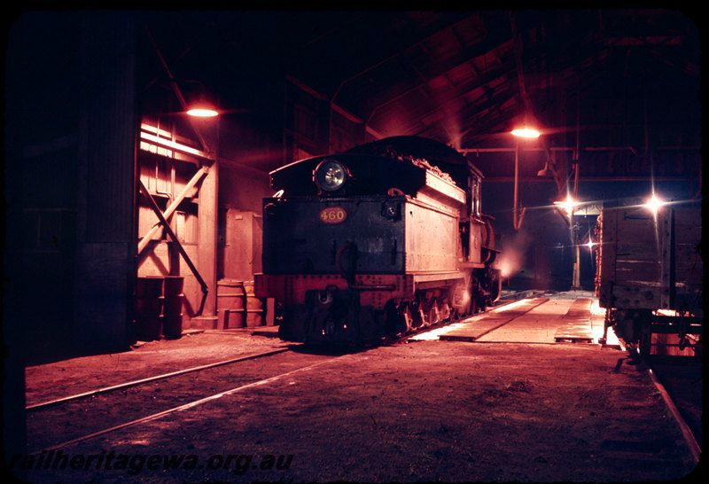 T06492
FS Class 460, Collie loco depot, running shed, inspection pit, night photo
