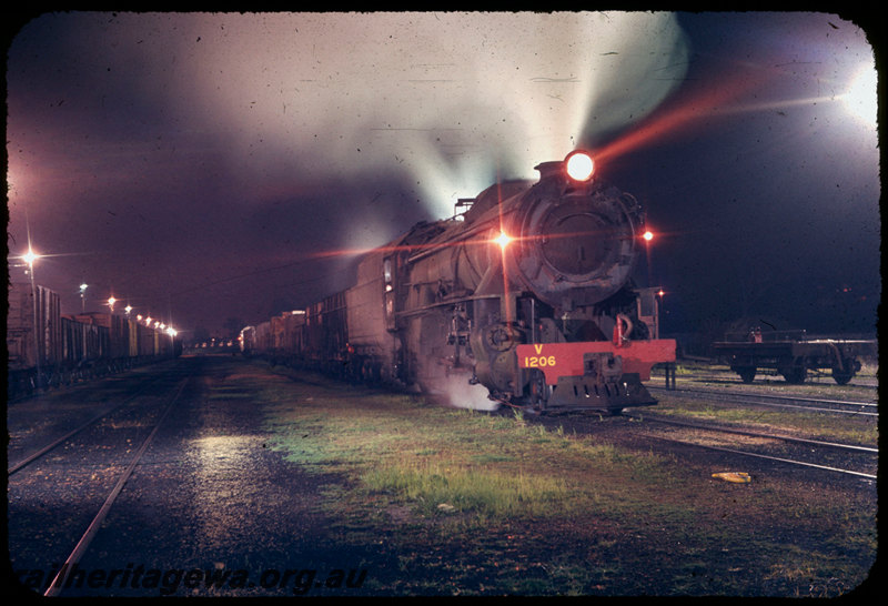 T06494
V Class 1206, goods train, Collie, night photo
