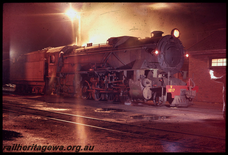 T06497
V Class 1217, Collie loco depot, night photo
