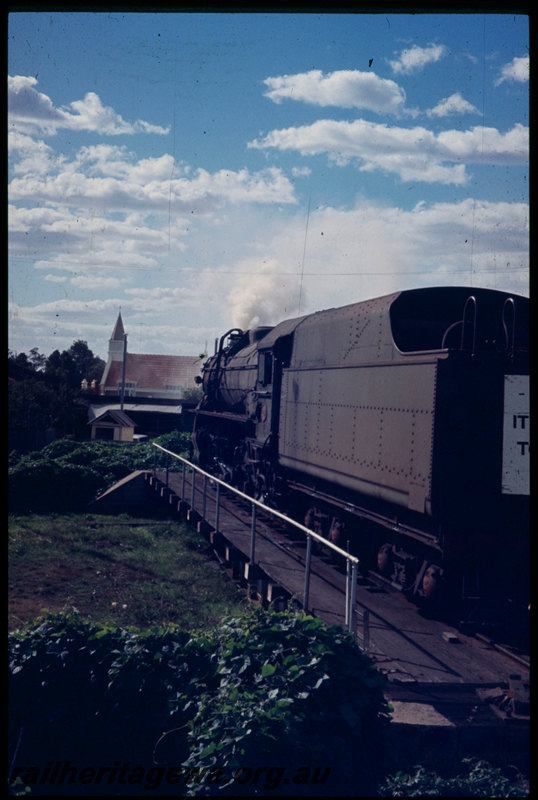 T06521
V Class 1206, on turntable, Brunswick Junction
