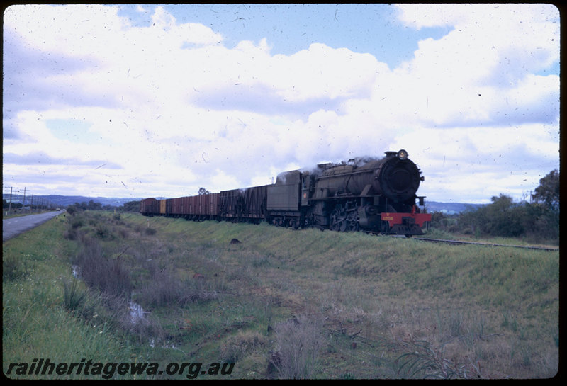 T06546
V Class 1206, loaded coal train bound for Bunbury Powerhouse, between Brunswick Junction and Picton, SWR line
