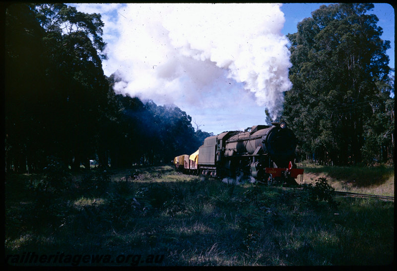 T06583
V Class 1209, goods train, between Collie and Fernbrook, bound for Brunswick Junction, BN line
