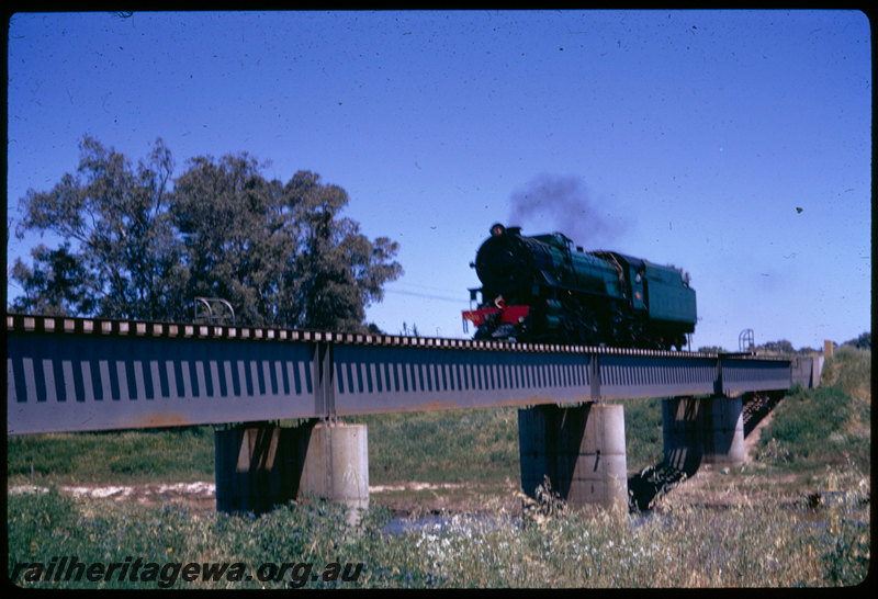 T06609
V Class 1220, light engine, crossing Preston River, Picton, loco bound for Picton Junction for ARHS 75th tour train to Donnybrook, SWR line
