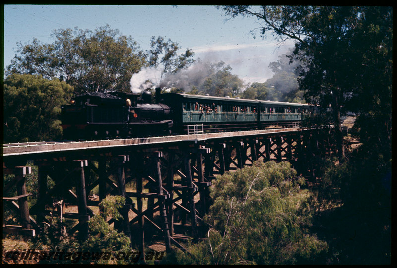 T06675
G Class 233 