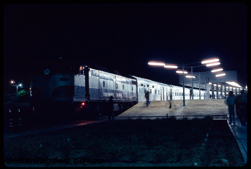T06791
Commonwealth Railways CL Class 13, Indian Pacific, Perth Terminal, platform, ER line, night photo
