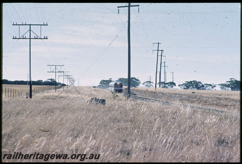 T06802
Two-car Prospector railcar approaching Cunderdin, bound for Kalgoorlie, EGR line
