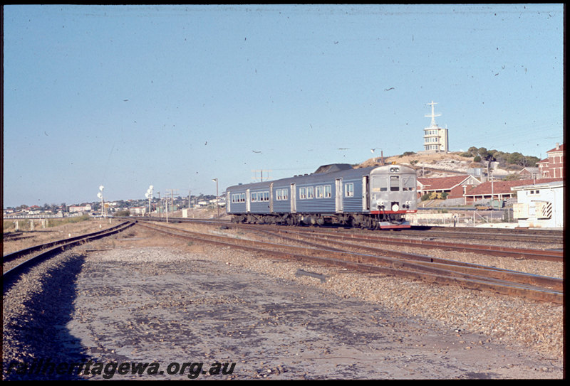 T06805
ADK Class 682 railcar with ADB Class trailer, Up suburban passenger service, arriving at Fremantle, ER line
