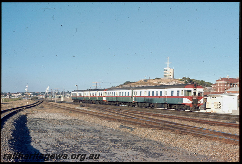 T06806
ADK Class 682 railcar with ADB Class trailer, Up suburban passenger service, arriving at Fremantle, ER line
