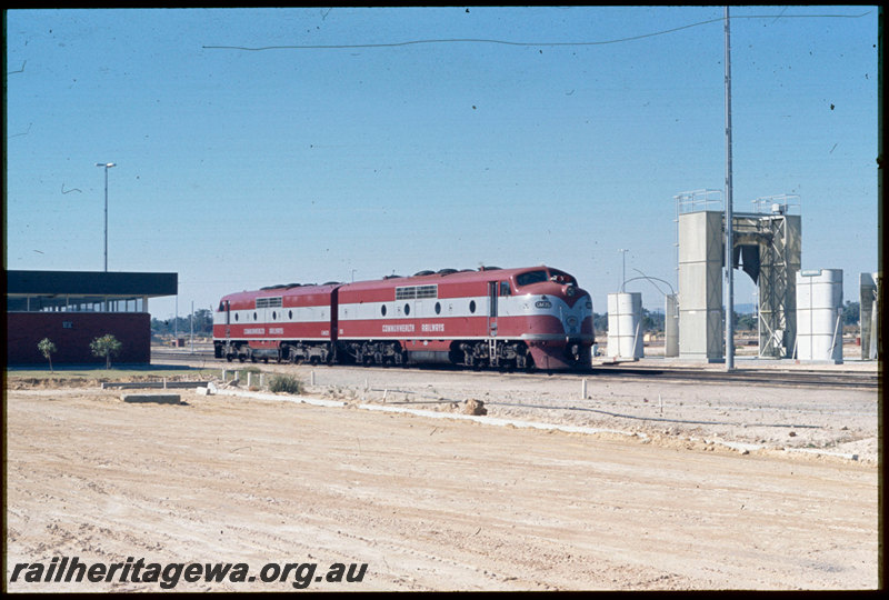 T06817
Commonwealth Railways GM Class 35 and GM Class 25, Forrestfield, Yardmasters Building, carriage wash

