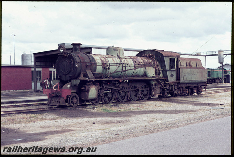 T06856
W Class 916, stored, Forrestfield, awaiting transfer to the Pichi Richi Railway in South Australia
