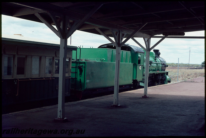 T06873
PMR Class 729, ACL Class 405 carriage, on display at Coolgardie Railway Station Museum, platform, canopy
