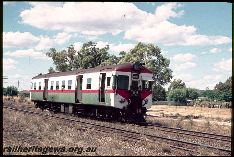 T07062
ADX Class 666, single railcar, Down suburban passenger service, near Gosnells, ER line
