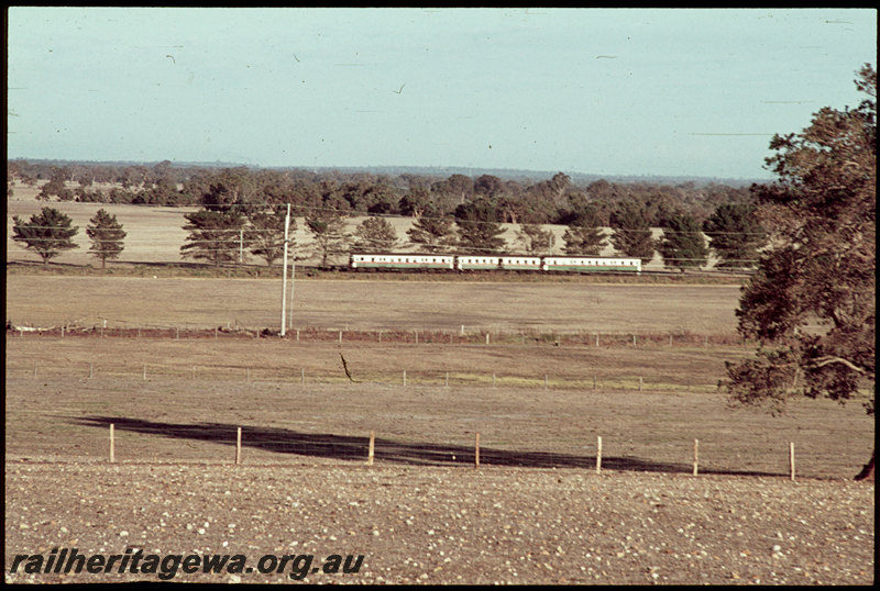 T07122
ADX/ADA/ADX Class railcar set, Up suburban passenger service, between Byford and Armadale, SWR line
