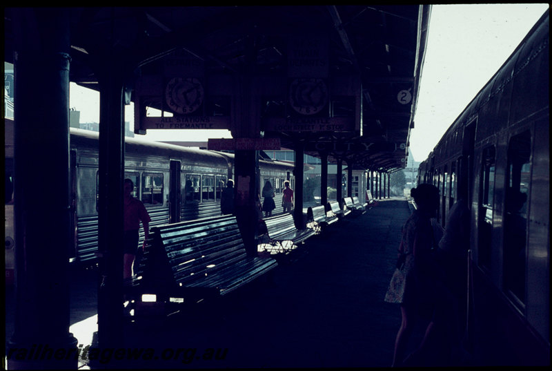 T07135
ADK/ADB Class railcar set, Up suburban passenger service, Platform 1 dock platform, ADA/ADX Class railcar set, Up suburban passenger service, Platform 2, City Station, Perth, platform, canopy, destination board, station nameboards, ER line
