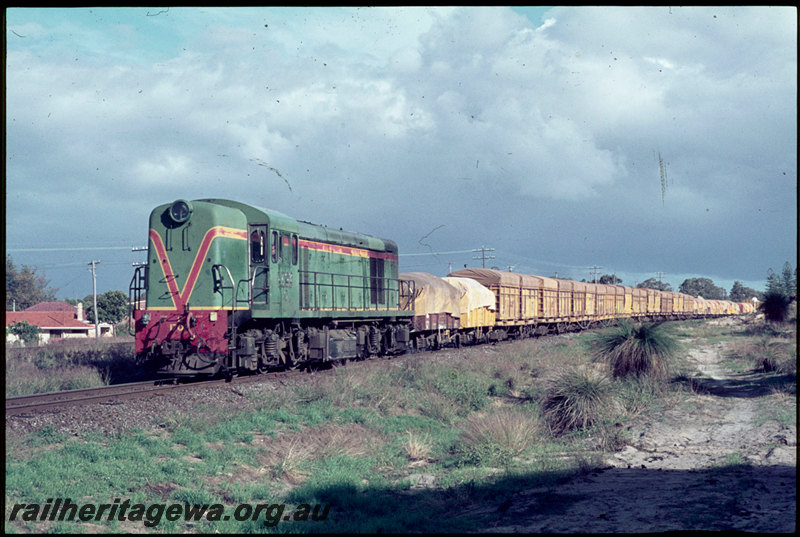 T07158
C Class 1703, Down goods train, between Karrakatta and Shenton Park, ER line
