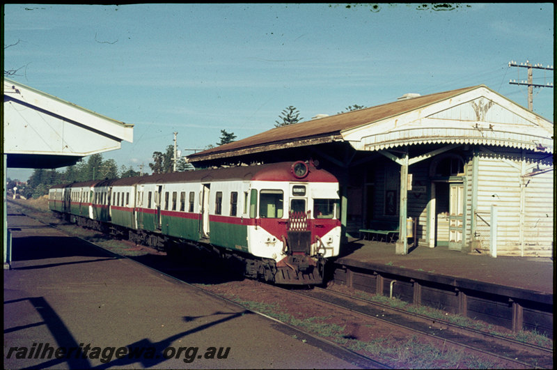 T07203
ADX/ADA/ADX/ADA Class railcar set, Up surburban service, Karrakatta, station building, platform, station nameboard, ER line
