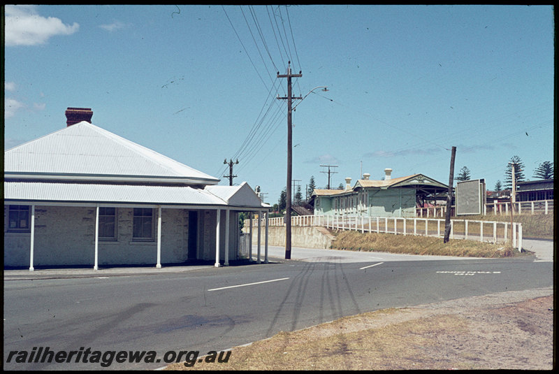 T07206
Cottesloe station forecourt, Railway Street, station building, Old Cottesloe Post Office, ER line
