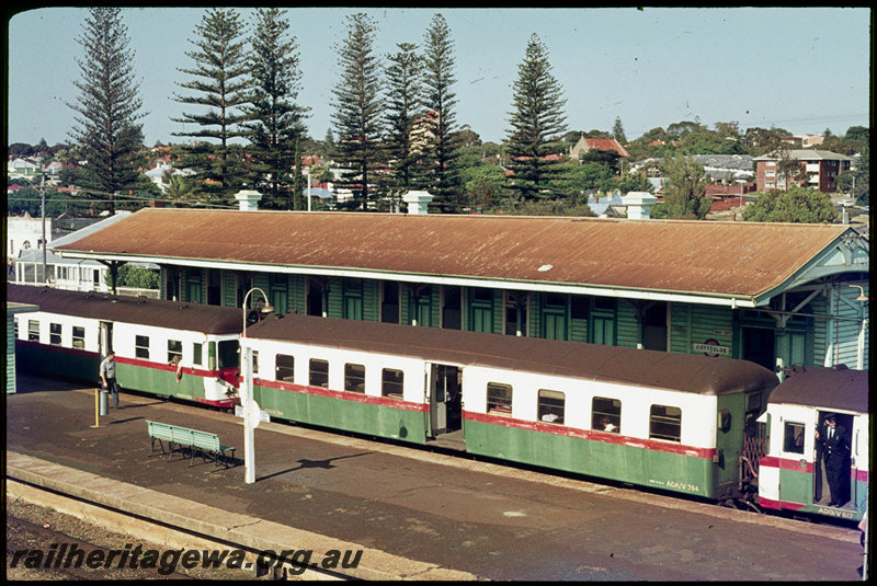 T07207
ADG Class 604, ADA Class 764, ADG Class 617, Down suburban passenger service, Cottesloe, station building, platform, ER line
