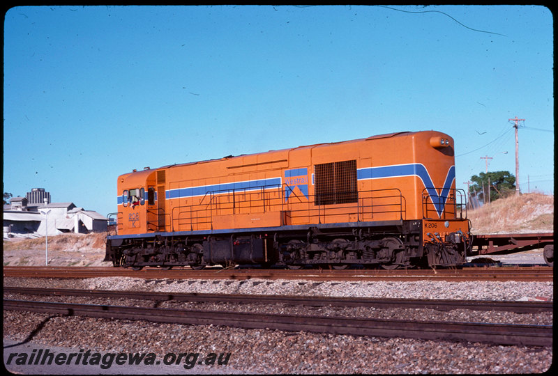 T07249
K Class 206, running around train, Perth Terminal, East Perth, ER line
