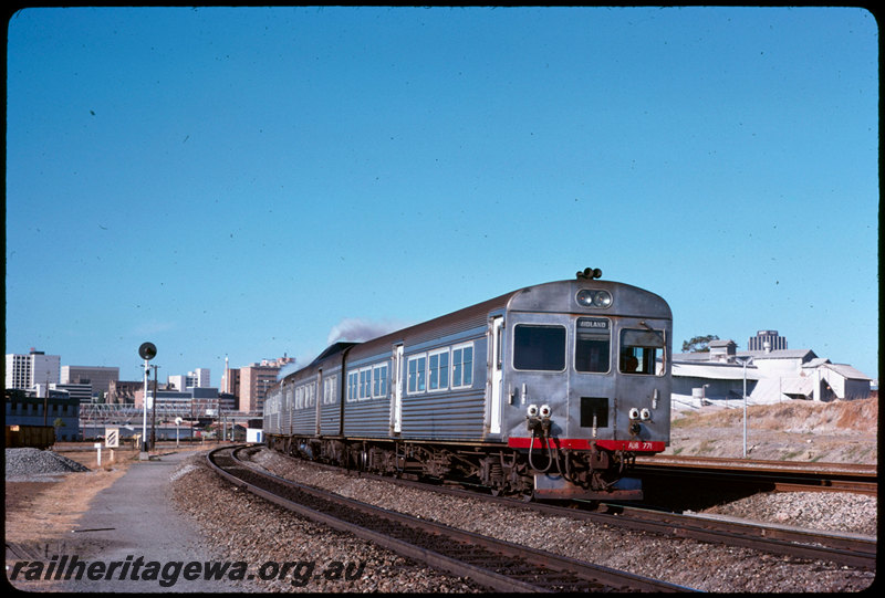 T07250
ADB Class 771 trailer with ADK/ADB/ADK Class railcar set, East Perth, Claisebrook Depot in background, searchlight signal, footbridge, ER Line
