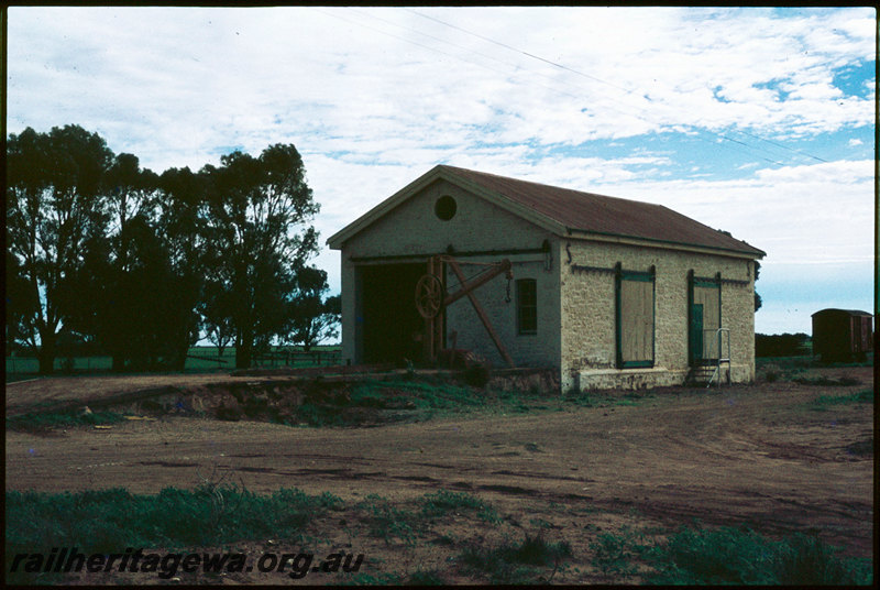 T07285
Stone goods shed, platform crane, Walkaway, MR line
