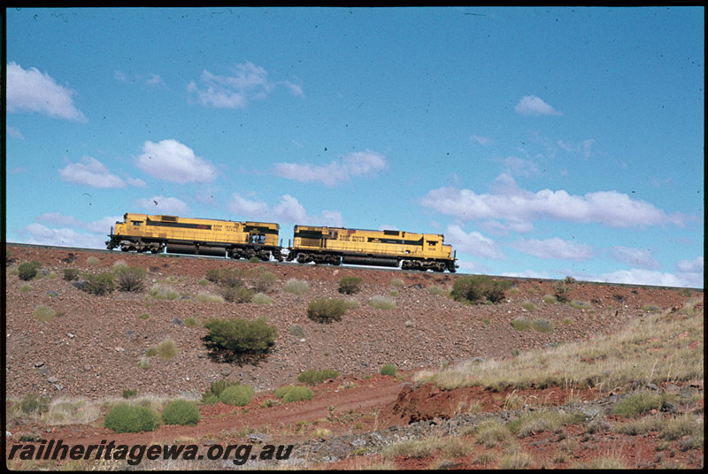 T07297
Cliffs Robe River Iron Associates ALCos M636 9411 and C630 9418, light engine movement, banking engines, Western Creek, Pilbara
