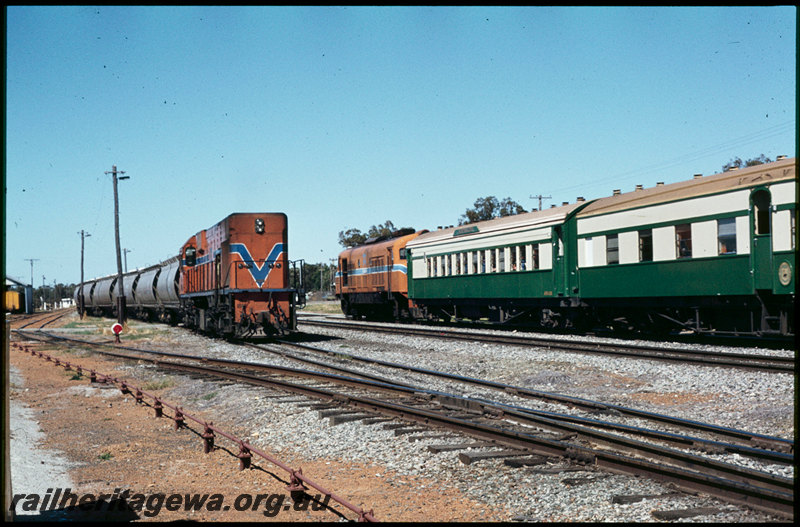 T07562
N Class 1875, Up loaded alumina train, unidentified X Class, Down 