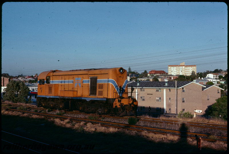 T07580
F Class 41, Up light engine movement, Mosman Park, freight line between Leighton Yard and Cottesloe in foreground, 16 kilometre peg, ER line
