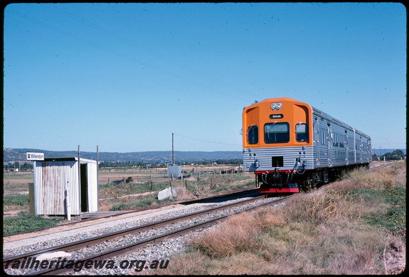 T07597
ADC Class 851, ADL Class 801, Down ARHS hired special to Gingin, Millendon, staff shed, station sign, MR line
