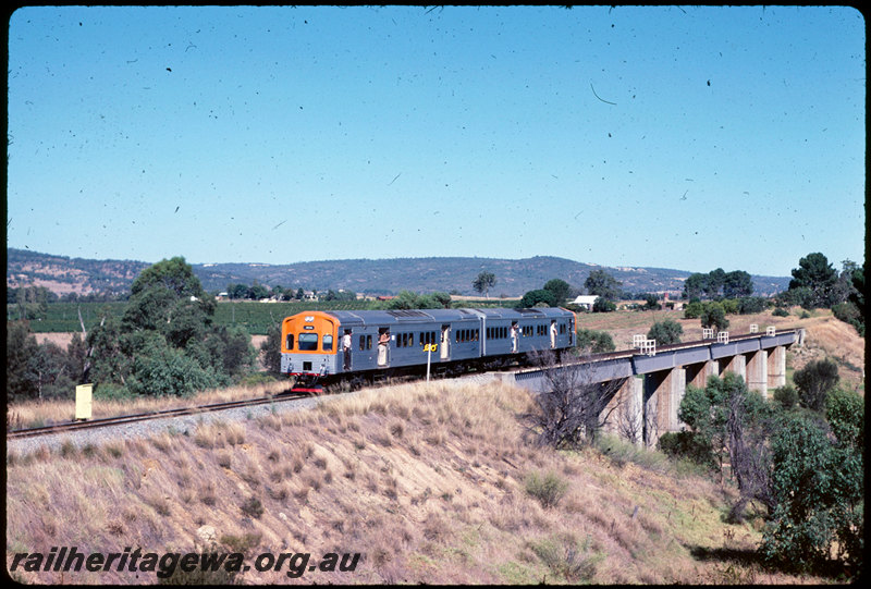 T07599
ADC Class 851, ADL Class 801, Down ARHS hired special to Gingin, Swan River Bridge, steel girder, concrete pylon, Upper Swan, MR line
