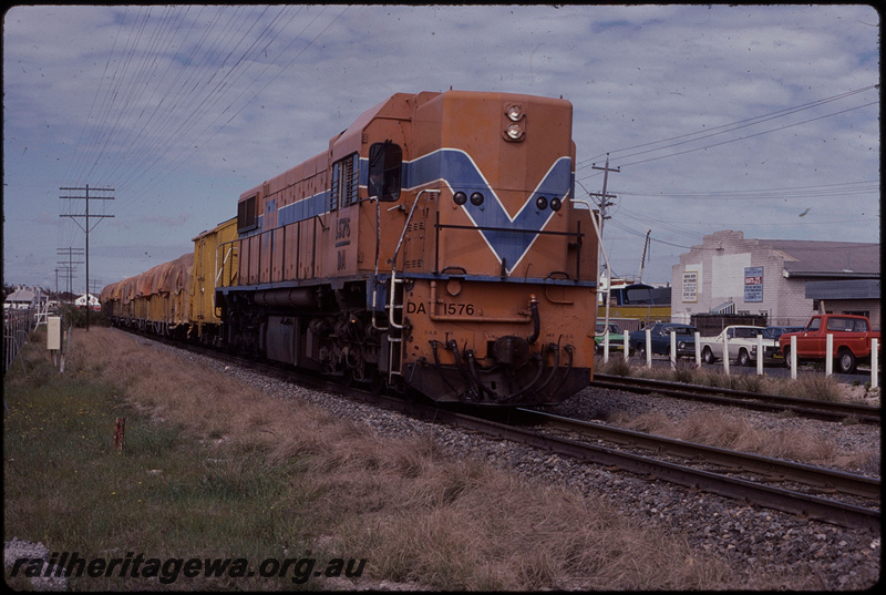 T08098
DA Class 1576, Up goods train, Fremantle, FA line
