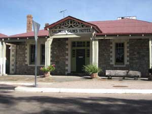 Hotel - Salmon Gums